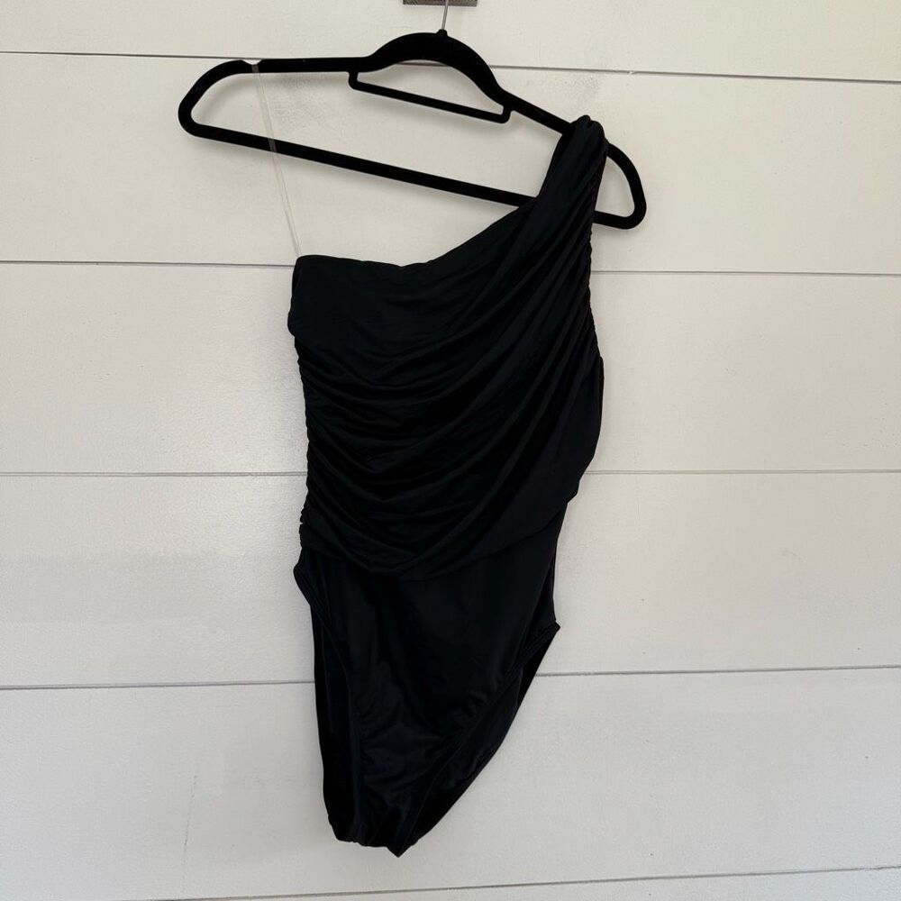 La Blanca Women’s 8 Black One Shoulder One Piece Swim